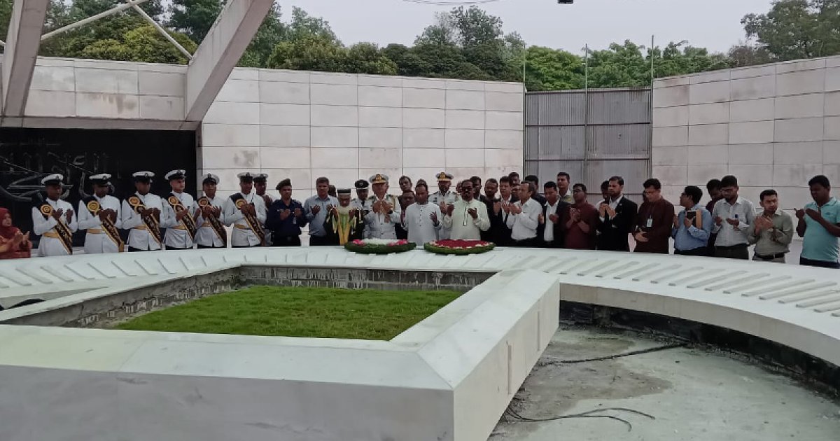 স্পিকার হাফিজ উদ্দিন ও ডেপুটি স্পিকার কায়সার কামালের জিয়া-খালেদা কবরে শ্রদ্ধা