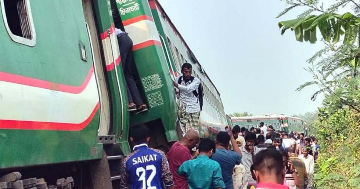 নীলসাগর এক্সপ্রেস লাইনচ্যুত: আহত ৬৬, তদন্ত কমিটি গঠন