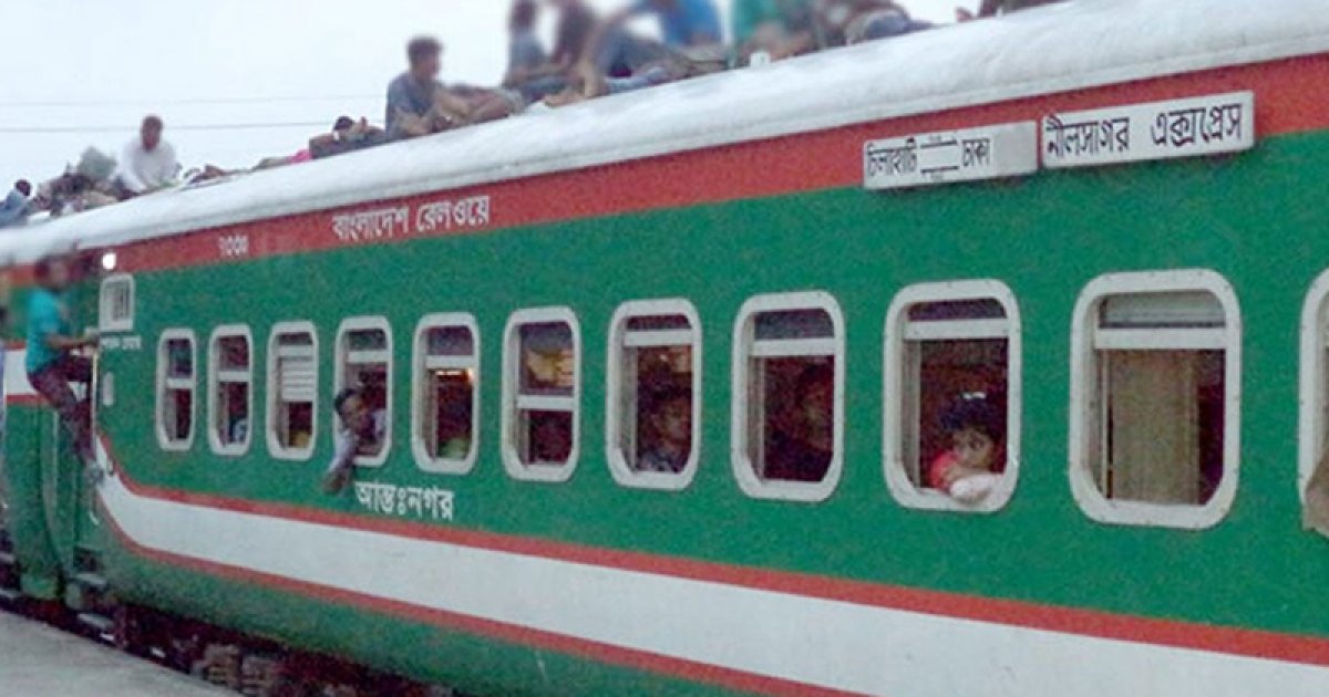নীলসাগর এক্সপ্রেসের দীর্ঘ বিলম্ব: যাত্রীদের ভোগান্তি ও লাইনচ্যুতির প্রভাব