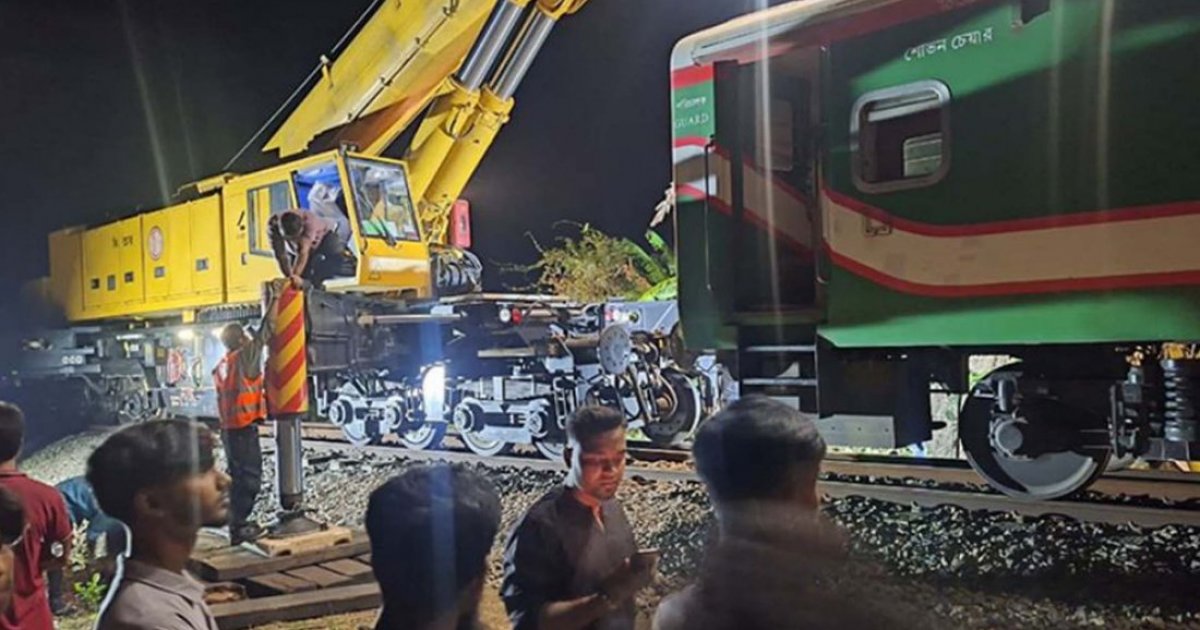 নীলসাগর এক্সপ্রেস লাইনচ্যুত: আহত ৬৬, যাত্রীরা বিকল্প যানে গন্তব্যে