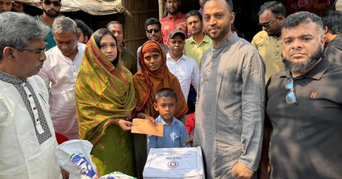 নাটোরে সিদ্ধ লাউ পাতা খেয়ে ইফতারকারী সেলিনার পরিবারে প্রধানমন্ত্রী তারেক রহমানের ঈদ উপহার