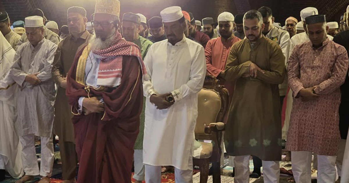 সংসদ ভবনের টানেলে ঈদের জামাত: স্পিকার হাফিজ উদ্দিনের অংশগ্রহণ ও যুদ্ধের প্রভাব নিয়ে মন্তব্য