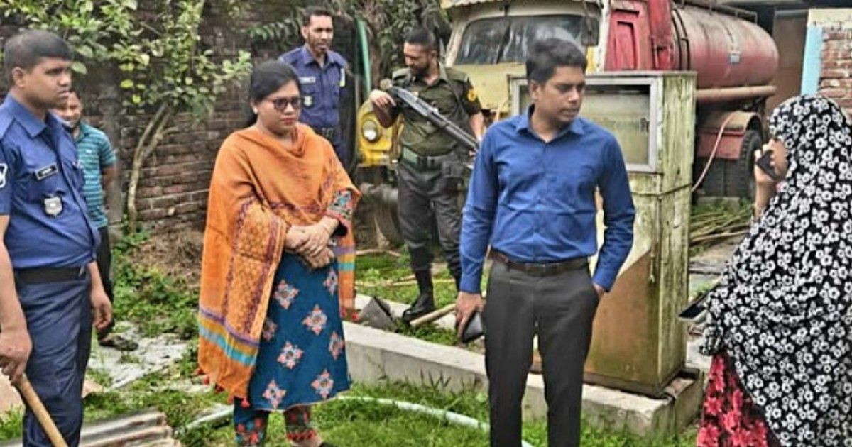 ময়মনসিংহে ভ্রাম্যমাণ আদালতের অভিযানে বিপুল পেট্রোল-ডিজেল জব্দ