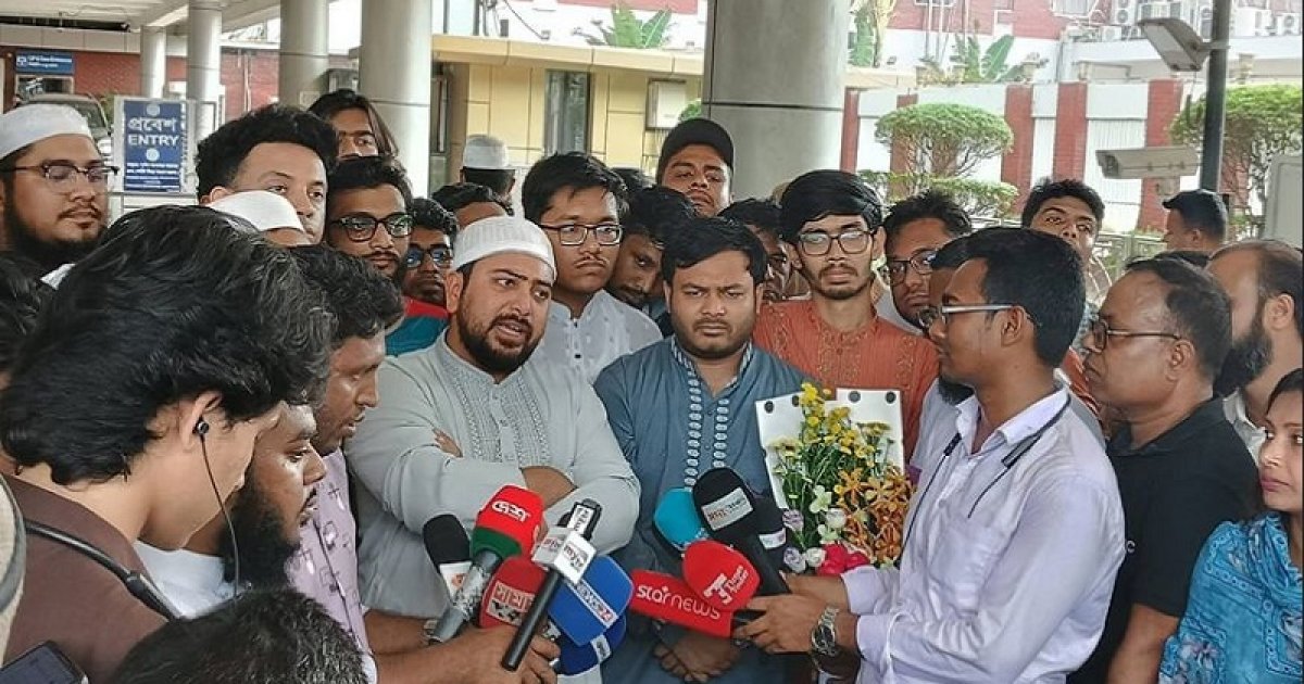 সংস্কার প্রশ্নে ড. ইউনূসকে মাঠে নামার আহ্বান নাহিদ ইসলামের