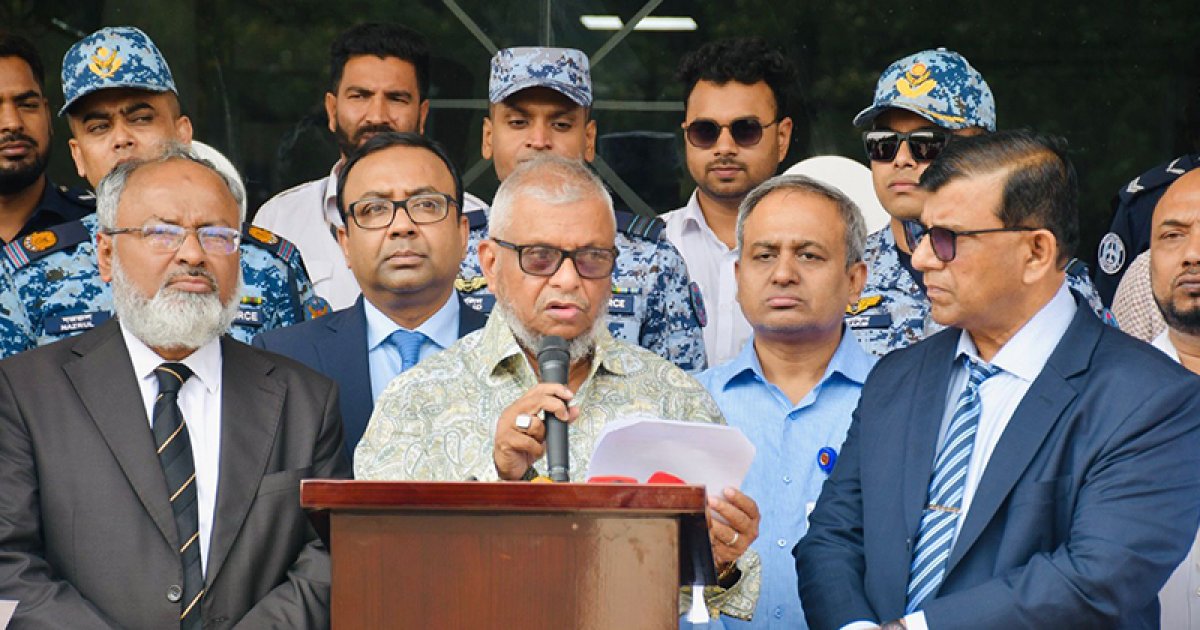 মালয়েশিয়া সফরে যাচ্ছেন প্রবাসী কল্যাণমন্ত্রী, শ্রমবাজার খোলার চেষ্টা হবে
