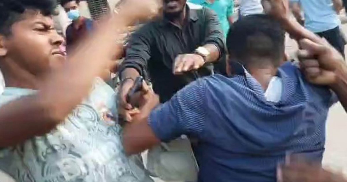 নোয়াখালীর ফিলিং স্টেশনে তেল শেষে হামলা-ভাঙচুর, দুই তরুণ আটক