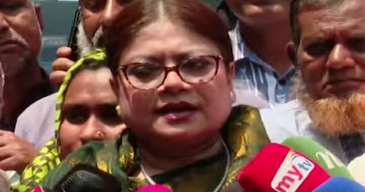 সংরক্ষিত নারী আসনে মনোনয়ন ফরম নিতে বিএনপি কার্যালয়ে কনকচাঁপার ওপর হট্টগোল