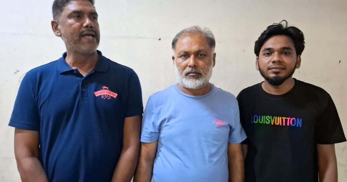 নারায়ণগঞ্জে ঝুট ব্যবসার দখল নিয়ে বিএনপির দুই পক্ষের সংঘর্ষ: তিন নেতা গ্রেফতার