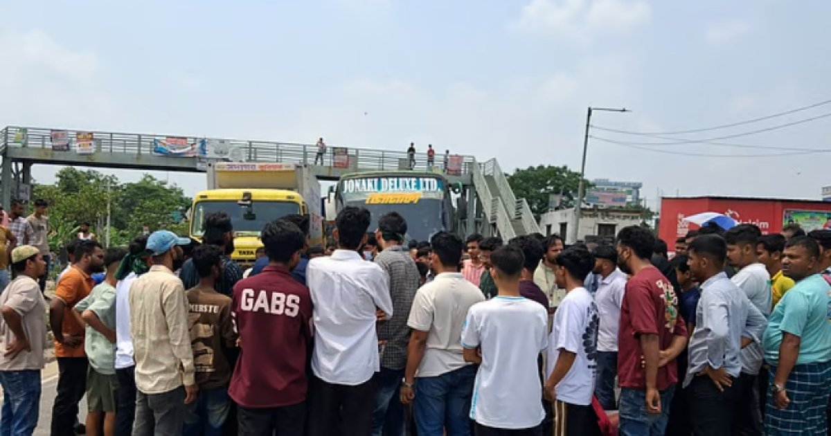 কুমিল্লায় সুলতান মিয়া হত্যা মামলায় বৈষম্যবিরোধী ছাত্র নেতা শাকিব গ্রেফতার, প্রতিবাদে মহাসড়ক অবরোধ