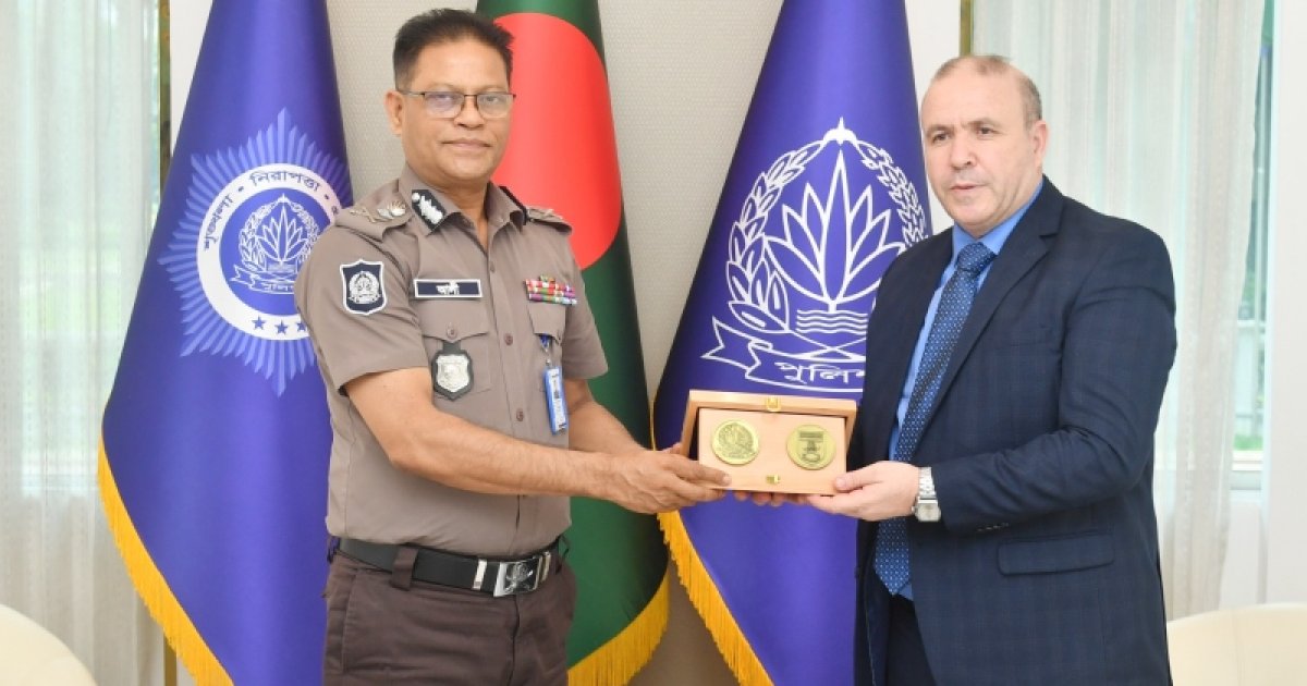 আলজেরিয়ার রাষ্ট্রদূতের সঙ্গে আইজিপির সৌজন্য সাক্ষাৎ, নিরাপত্তা সহযোগিতা জোরদারের প্রত্যাশা