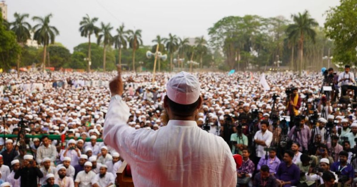 গাদ্দারি করে বিএনপি টিকে থাকতে পারবে না: মামুনুল হক
