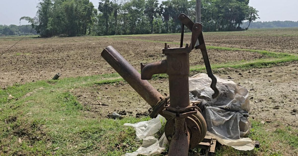 দেশজুড়ে লোডশেডিংয়ে অতিষ্ঠ জনজীবন, এসএসসি পরীক্ষার্থীরা সবচেয়ে বিপাকে