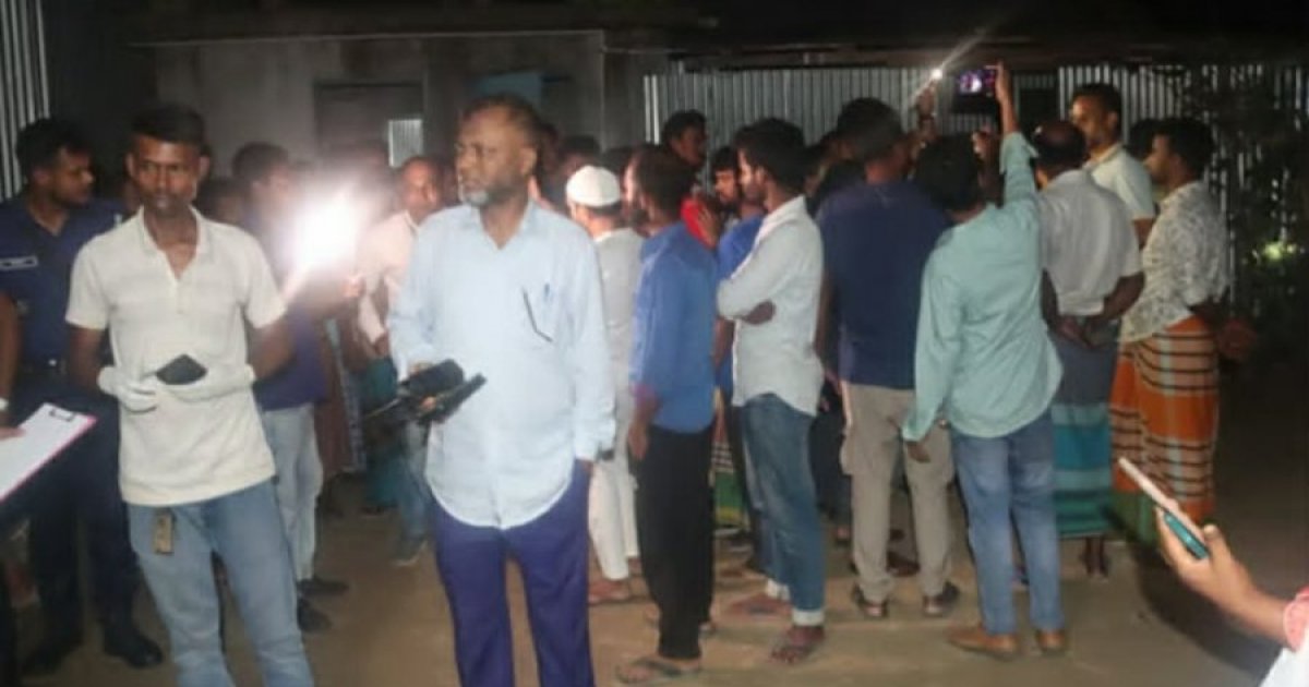 ফরিদপুরে দাদি-ফুফুসহ তিনজনকে হত্যা: আকাশ মোল্লা আটক