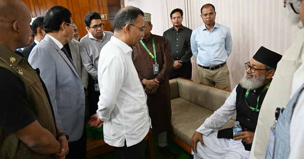 সংসদে অসুস্থ জামায়াত এমপি রবিউল বাশার, খোঁজ নিলেন প্রধানমন্ত্রী তারেক রহমান
