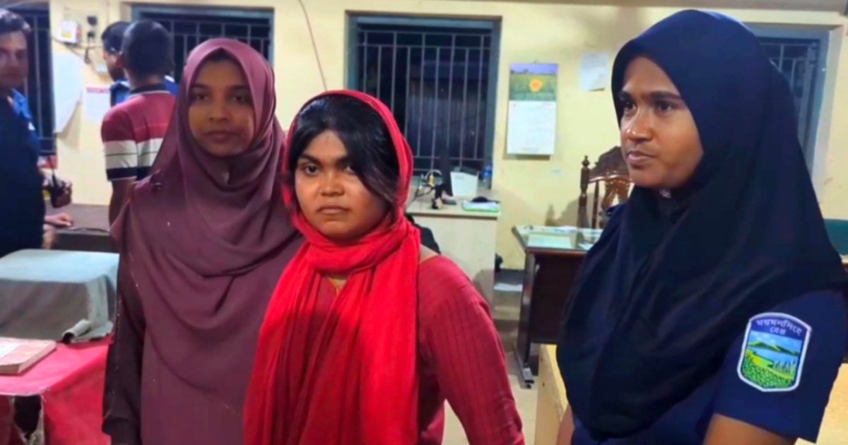 এনসিপির এক নেত্রীকে আটক করেছে পুলিশ