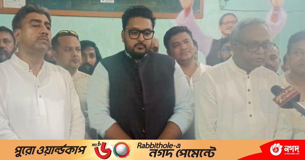 দলবল নিয়ে সিনেমা হলে গিয়ে ‘মুজিব’ দেখলেন মন্ত্রী-এমপিরা