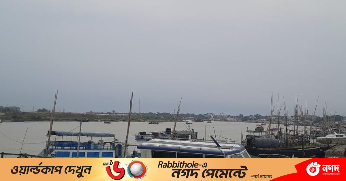 মোংলা সমুদ্র বন্দরে দূরবর্তী সতর্কতা সংকেত, উপকূলে মেঘাচ্ছন্ন আকাশ