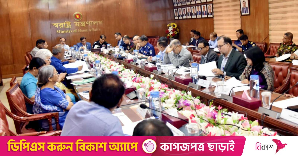 ঢাকার বাইরে এখনও কিছু ‘মব’ চলছে: স্বরাষ্ট্র উপদেষ্টা