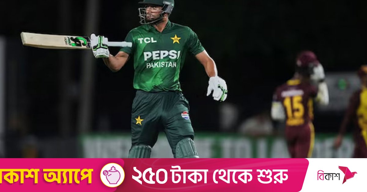 ‘তোমার অভিষেক, ম্যাচ শেষ করে এসো’- নওয়াজকে বলেছিলেন রিজওয়ান