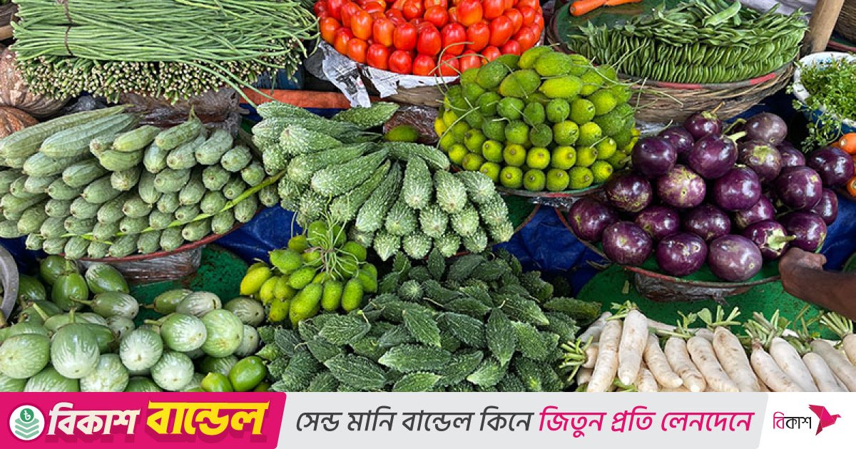 ‘সবজির দামে লাগাম নেই, সাধারণ মানুষ কী খেয়ে বাঁচবে’