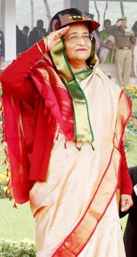 বিজিবি দিবসের অনুষ্ঠানে রাষ্ট্রীয় সালাম গ্রহণ করছেন প্রধানমন্ত্রী (ছবি- ফোকাস বাংলা)