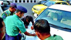 ট্রাফিক আইন লঙ্ঘনে একদিনে ২ হাজারের বেশি মামলা