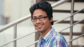 ‘কান’ পেতে রই