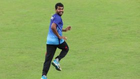 সৌম্যর ইনজুরিতে পাকিস্তান সিরিজের দলে মিরাজ