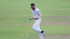 করুনারত্নে-ধনাঞ্জয়াকে ফেরালেন তাসকিন