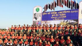 ২৩ দিনে সাইকেলে করে তেঁতুলিয়া থেকে টেকনাফ
