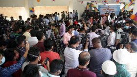 করোনা হাসপাতালের উদ্বোধনী অনুষ্ঠানে স্বাস্থ্যবিধি উধাও!