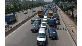 বাস ছাড়া সবই চলে!