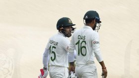 রানের পাহাড় গড়ে ইনিংস ঘোষণা বাংলাদেশের