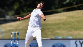 ৪ বছর পর লাল বলে হাসলেন তাসকিন