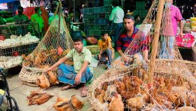 কাওরান বাজারে মাস্ক পরছেন না বেশিরভাগ দোকানি