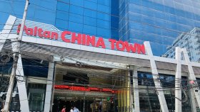 খুলেছে দোকানপাট-শপিংমল