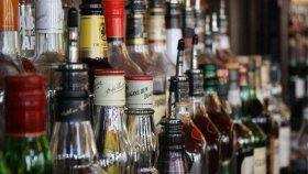 ভারতে মদের নেশায় স্যানিটাইজার পান, ৭ জনের মৃত্যু