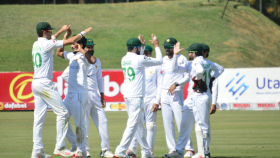 পাকিস্তানের দুই পেসারে ১৭৬ রানেই শেষ জিম্বাবুয়ে