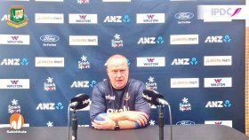 ক্যান্ডিতে প্রথম টেস্টের প্রতিচ্ছবি দেখছেন লুইস