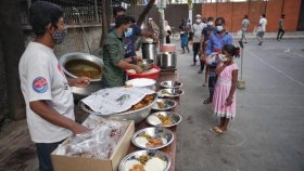 ওরা মানুষের পাশে দাঁড়িয়েছে