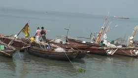 মধ্য রাত থেকে ইলিশ ধরা শুরু