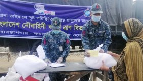 চট্টগ্রাম ও বাগেরহাটে দুস্থদের মাঝে নৌবাহিনীর ত্রাণ সহায়তা
