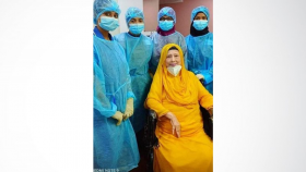 ‘বেডে বসে অক্সিজেন নিচ্ছেন খালেদা জিয়া’