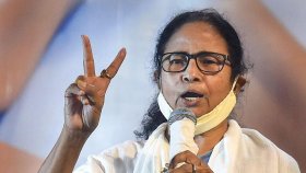 মুখ্যমন্ত্রী হিসেবে মমতার শপথ বুধবার