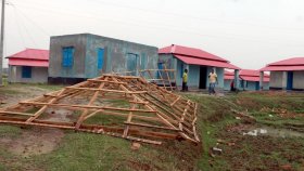 ঝড়ো হাওয়ায় উড়ে গেলো উপহারের ঘরের টিন, ভেঙে পড়লো পিলার!