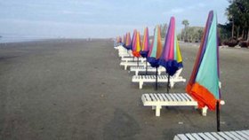 পর্যটকশূন্য কুয়াকাটায় এখন শুধুই ঢেউয়ের গর্জন