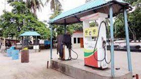 লুব্রিকেন্টের দামে ৭০০ টাকার ফারাক, মাথাব্যথা নেই বিতরণ কোম্পানির!