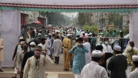 ঈদে নেই চিরচেনা কোলাকুলি