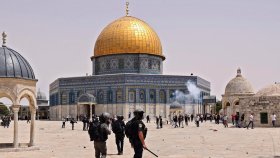 যুদ্ধবিরতি কার্যকরের দিনেই আল-আকসায় ফিলিস্তিনিদের ওপর হামলা