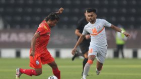 প্রথমার্ধে ভারতকে আটকে রেখেছে বাংলাদেশ